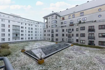 Budynek, w którym mieści się apartament