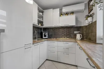 Kuchnia lub aneks kuchenny w obiekcie Central 2-Bedroom Apartment - Balcony, City View, Top Location - by Rentujemy