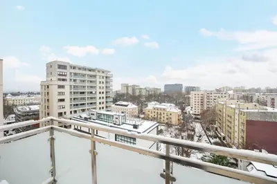 Balkon lub taras w obiekcie Wierzbno Standard Apartment by BookingHost