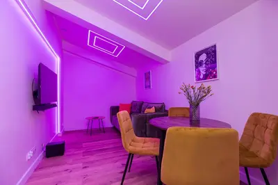 Telewizja i/lub zestaw kina domowego w obiekcie ShortStayPoland Żelazna (B146)