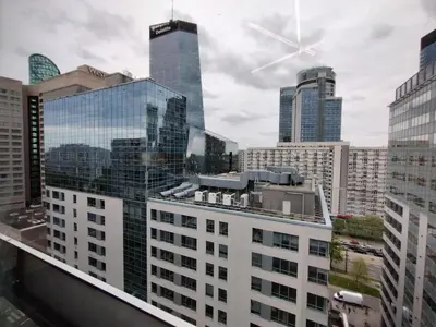 Widok na miasto Warszawa z tego apartamentu