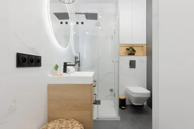 Łazienka w obiekcie Loft Apartment with Parking in Warsaw by Noclegi Renters