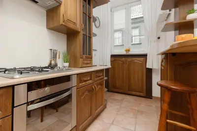 Kuchnia lub aneks kuchenny w obiekcie One Bedroom Apartment Next to the Royal Castle in Warsaw by Noclegi Renters