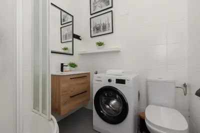 Łazienka w obiekcie One Bedroom Apartment Next to the Royal Castle in Warsaw by Noclegi Renters