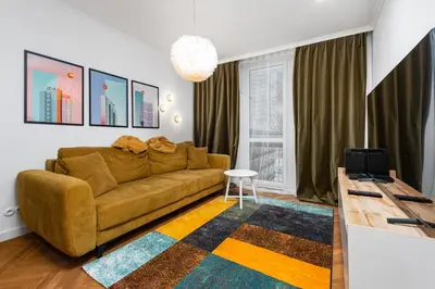 Telewizja i/lub zestaw kina domowego w obiekcie Chłodna 15 (B) by Homeprime