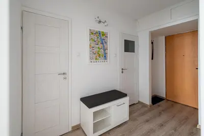 Telewizja i/lub zestaw kina domowego w obiekcie 9th Floor City View Apartment by BookingHost