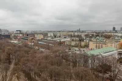 Widok na miasto Warszawa z tego apartamentu