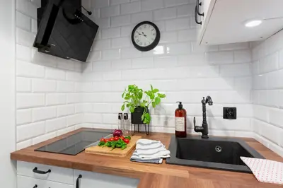 Kuchnia lub aneks kuchenny w obiekcie Graniczna 4 - B by Homeprime