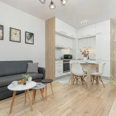 Chłodna Modern Apartment Near the Warsaw Centre by Noclegi Renters