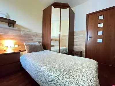 Łóżko lub łóżka w pokoju w obiekcie Superior Pulawska, 4 rooms, 3 bedrooms, Metro! Recepcion24h!