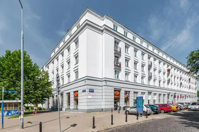 Budynek, w którym mieści się apartament