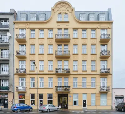 Budynek, w którym mieści się apartament