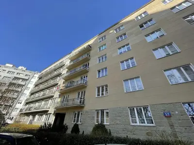 Budynek, w którym mieści się apartament