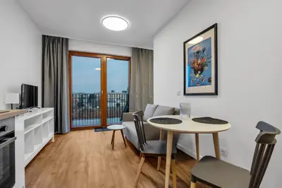 Kuchnia lub aneks kuchenny w obiekcie Metro Wierzbno Cosy Apartment by BookingHost