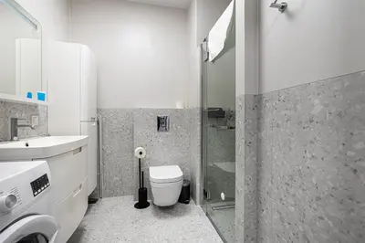 Łazienka w obiekcie Metro Wierzbno Cosy Apartment by BookingHost