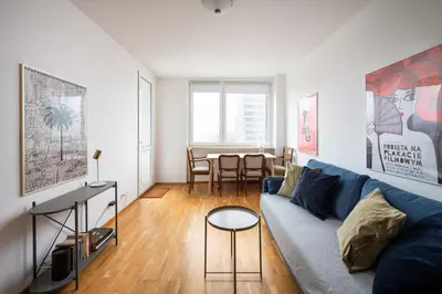 Część wypoczynkowa w obiekcie Metro Plocka Comfort Apartment by BookingHost