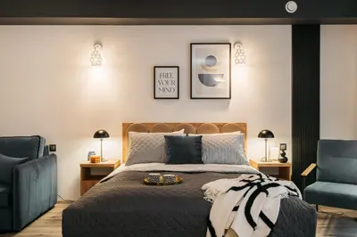 Łóżko lub łóżka w pokoju w obiekcie ORSO Rooms & Apartments by StayLab