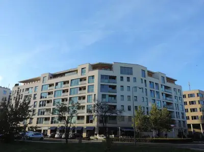 Budynek, w którym mieści się apartament