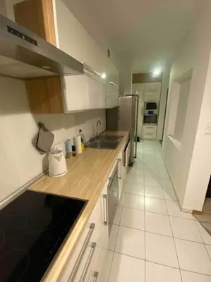 Kuchnia lub aneks kuchenny w obiekcie Spacious apartment, Metro Gdańsk, Zoliborz