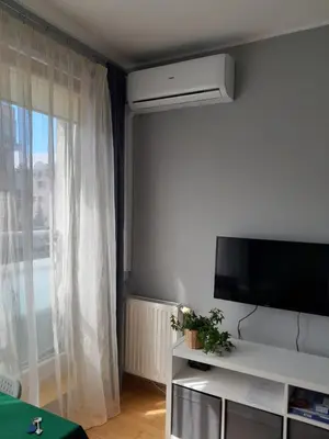 Telewizja i/lub zestaw kina domowego w obiekcie Studio Głębocka 56