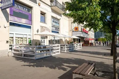 Budynek, w którym mieści się apartament