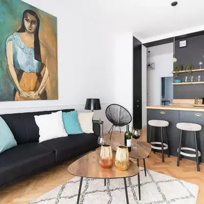 Elegant Apartment in Warsaw Center with a Balcony by Noclegi Renters