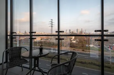 Balkon lub taras w obiekcie Prymasa Tysiąclecia 83A Free Garage by Perfect Apart