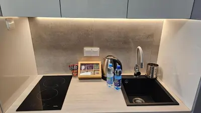 Kuchnia lub aneks kuchenny w obiekcie Apartamenty Wola Tower na Prymasa - z widokiem na City