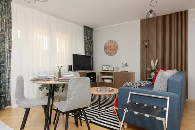 Telewizja i/lub zestaw kina domowego w obiekcie Stylish Apartment with Balcony Żoliborz Warsaw by Noclegi Renters