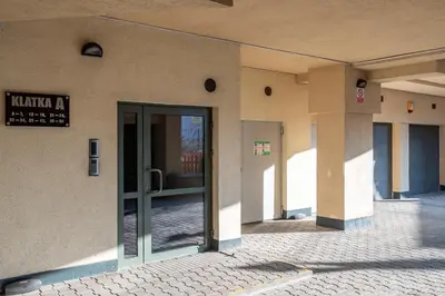 Fasada lub wejście do obiektu Park Praski 2-Bedroom Apartment by BookingHost