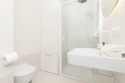 Łazienka w obiekcie Warszawa Bright 2-bedroom Apartment by Noclegi Renters