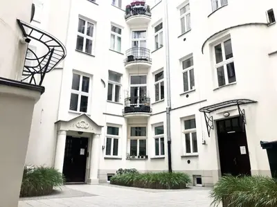 Budynek, w którym mieści się apartament