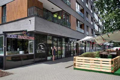 Budynek, w którym mieści się apartament