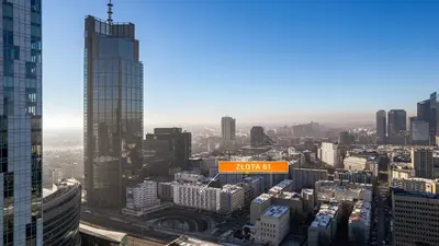 Widok na miasto Warszawa z tego apartamentu