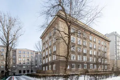 Budynek, w którym mieści się apartament