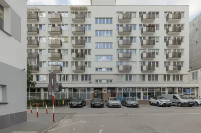 Budynek, w którym mieści się apartament