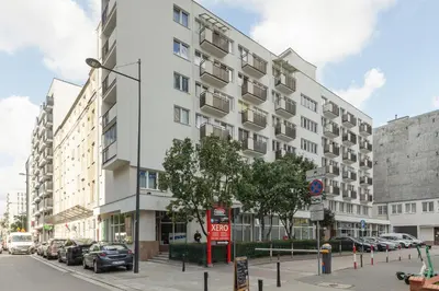 Budynek, w którym mieści się apartament