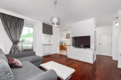 Telewizja i/lub zestaw kina domowego w obiekcie Skoroszewska 7 by Homeprime