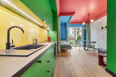 Kuchnia lub aneks kuchenny w obiekcie Colorful Apt close to the Center Great location