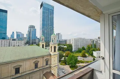 Widok na miasto Warszawa z tego apartamentu
