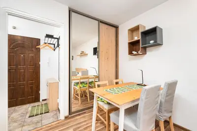 Telewizja i/lub zestaw kina domowego w obiekcie Brylowska 35 by Homeprime