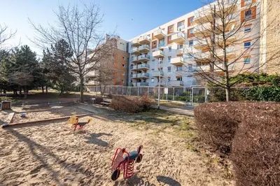 Budynek, w którym mieści się apartament