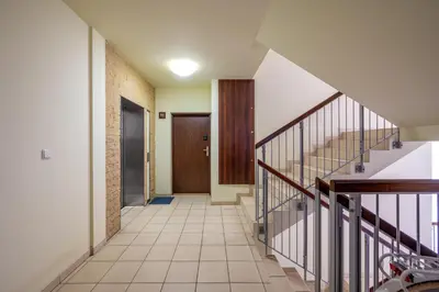 Plan piętra w obiekcie Wyględowska 2-Bedroom Apartment by BookingHost