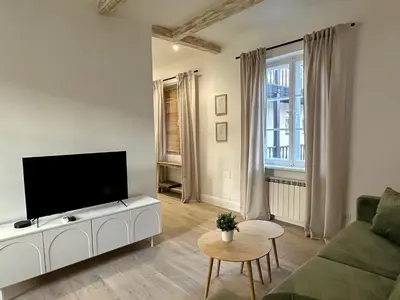 Telewizja i/lub zestaw kina domowego w obiekcie Rynek Nowego Miasta Old Town Apartment
