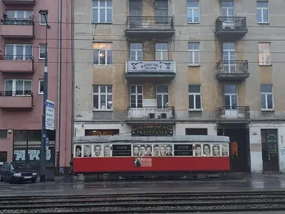Budynek, w którym mieści się apartament