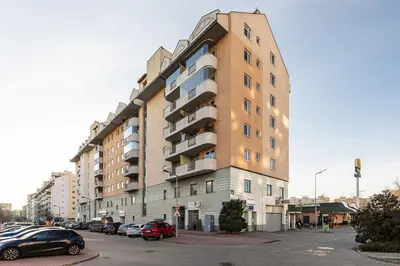 Budynek, w którym mieści się apartament