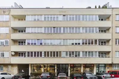 Budynek, w którym mieści się apartament