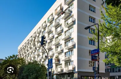 Budynek, w którym mieści się apartament