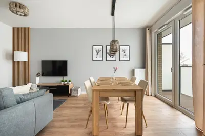 Telewizja i/lub zestaw kina domowego w obiekcie Ursus Chic Apartment by BookingHost