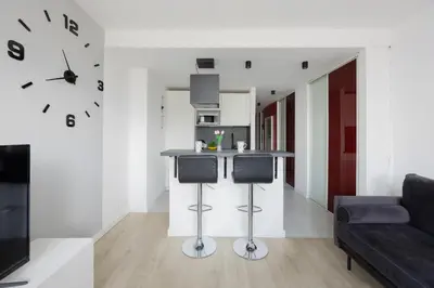 Kuchnia lub aneks kuchenny w obiekcie Marszałkowska Stylish Apartments with Balcony Warsaw Center by Noclegi Renters